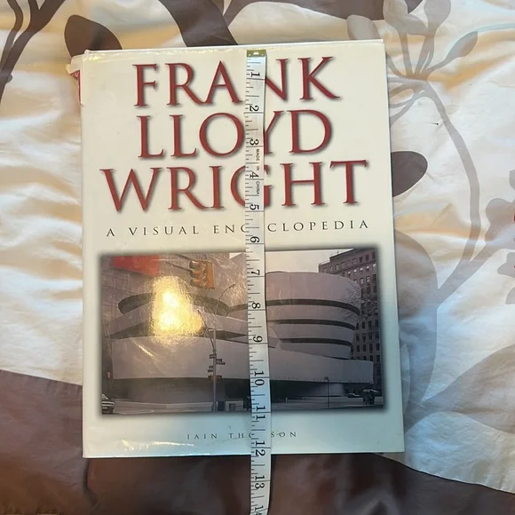 “Frank Lloyd Wright a visual encyclopedia” by Ian Thomson - Picture 8 of 8